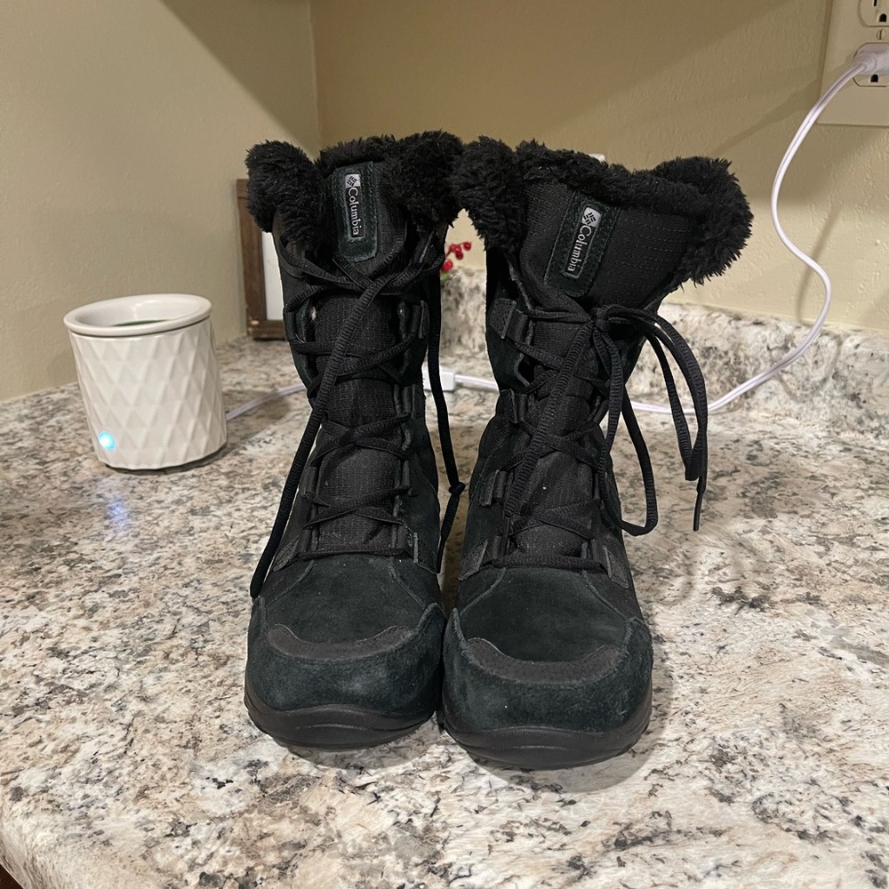 Columbia Women's Black Fur-Lined Winter Boots